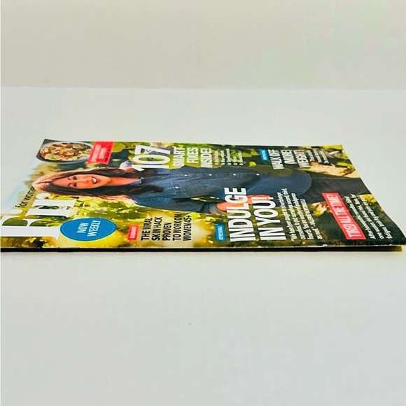 ⭐️5 For 25⭐️ For Women First Magazine - April 22, 2024 - Valerie Bertinelli - Picture 3 of 4